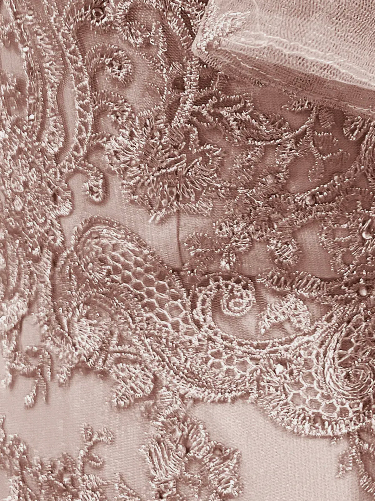 Vestido de sirena de encaje rosa empolvado con mangas con vuelo