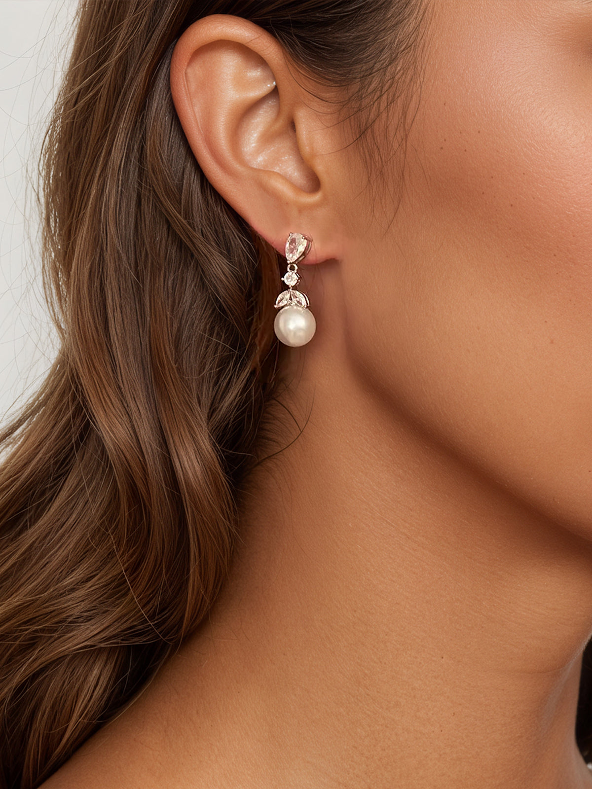 Pendientes de perlas del océano
