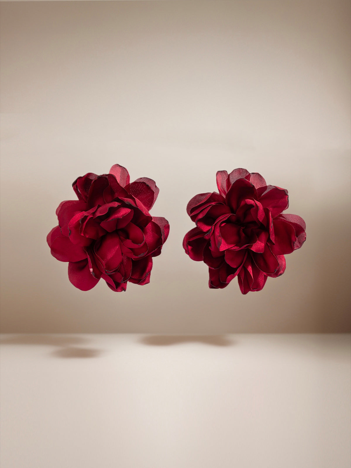 Pendientes con diseño floral 3D burdeos