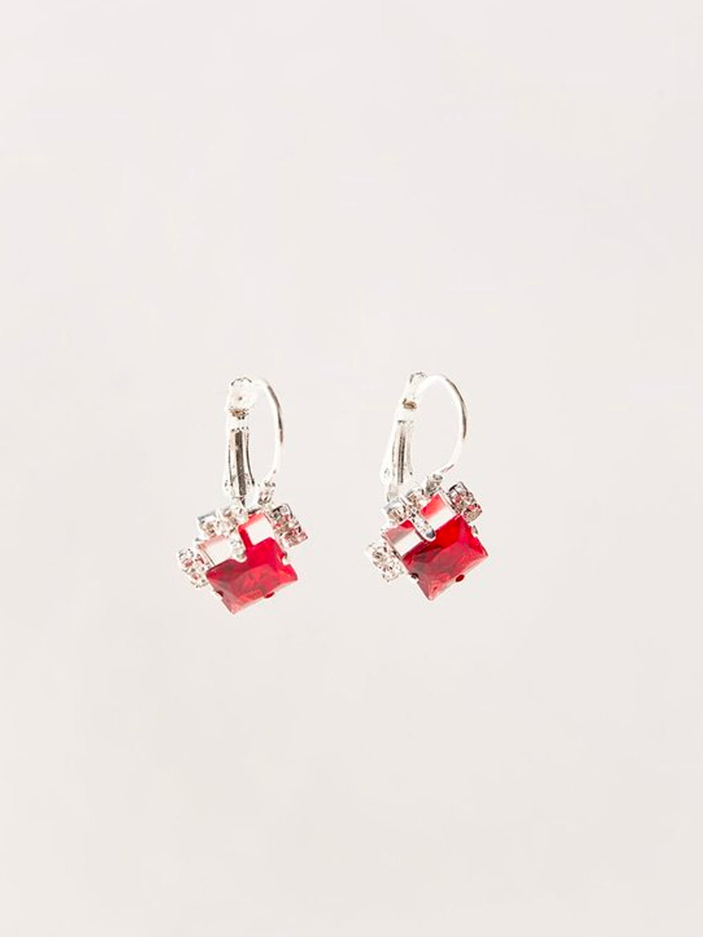 Pendientes rojos con diamantes de imitación y gemas