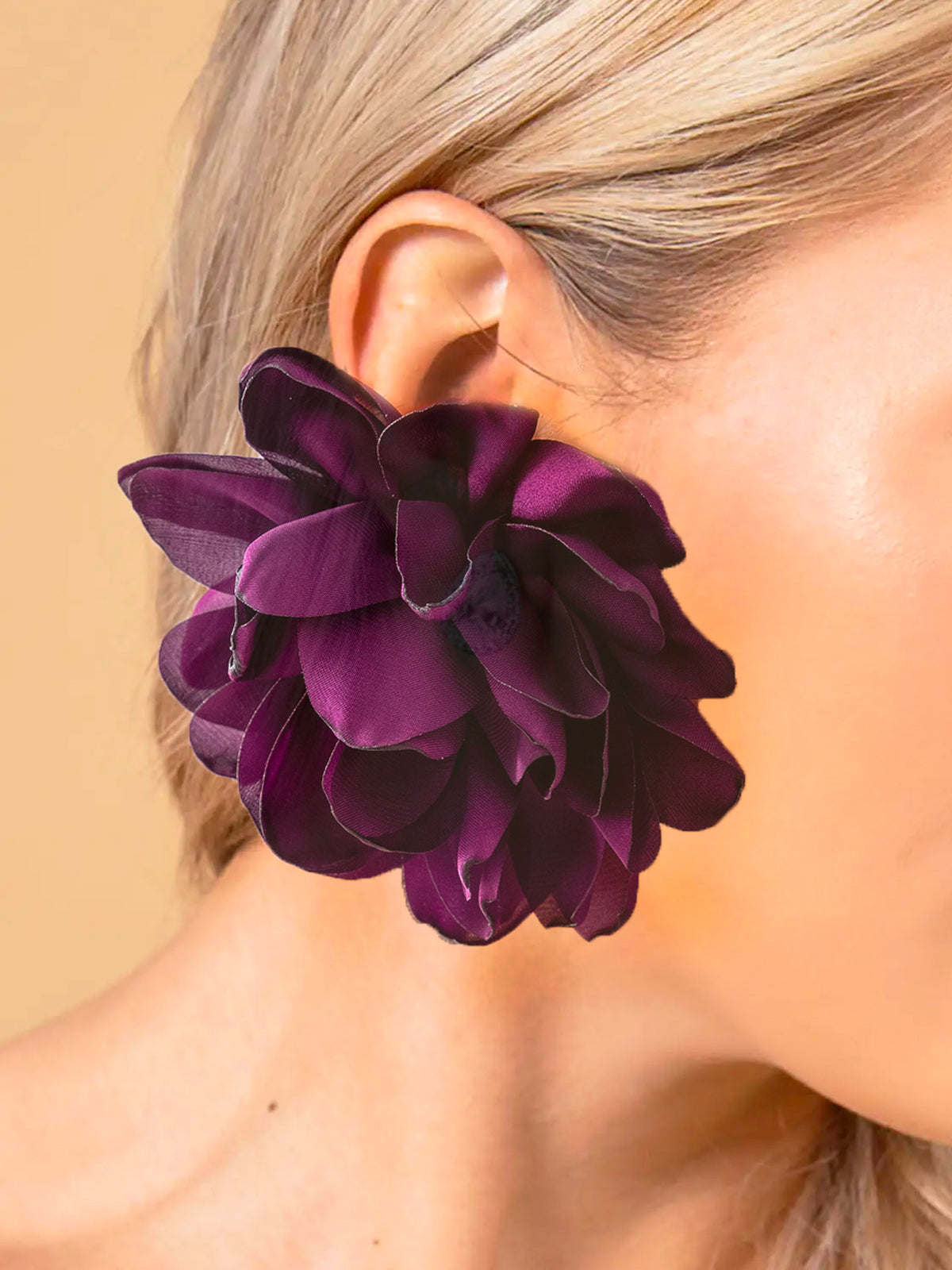 Pendientes con diseño floral 3D burdeos