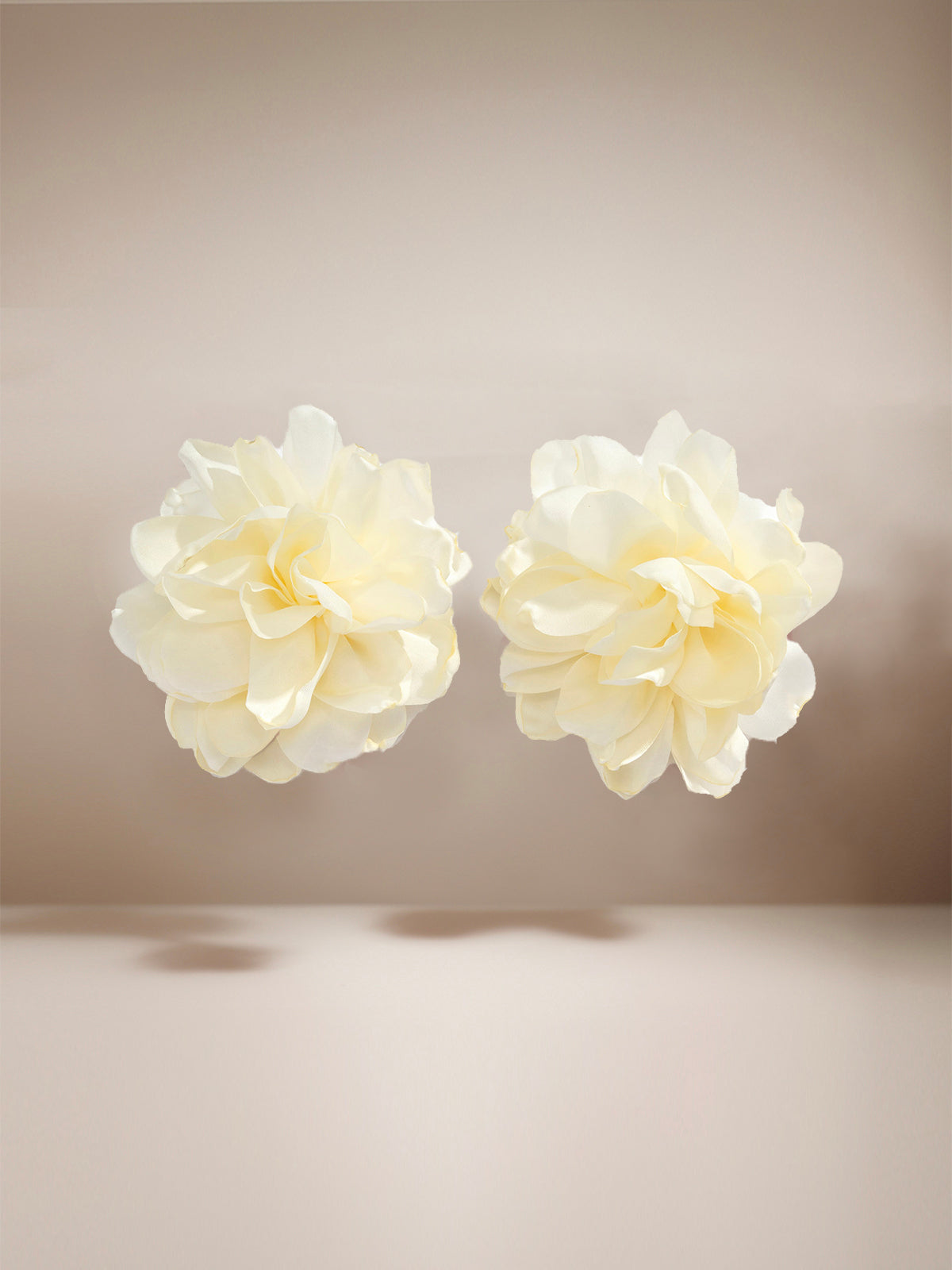 Pendientes con diseño floral 3D burdeos