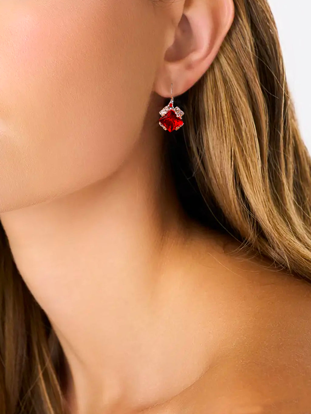 Pendientes rojos con diamantes de imitación y gemas