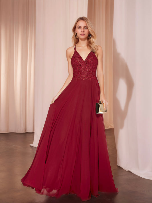 Vestido de gasa color vino con corte en A y encaje