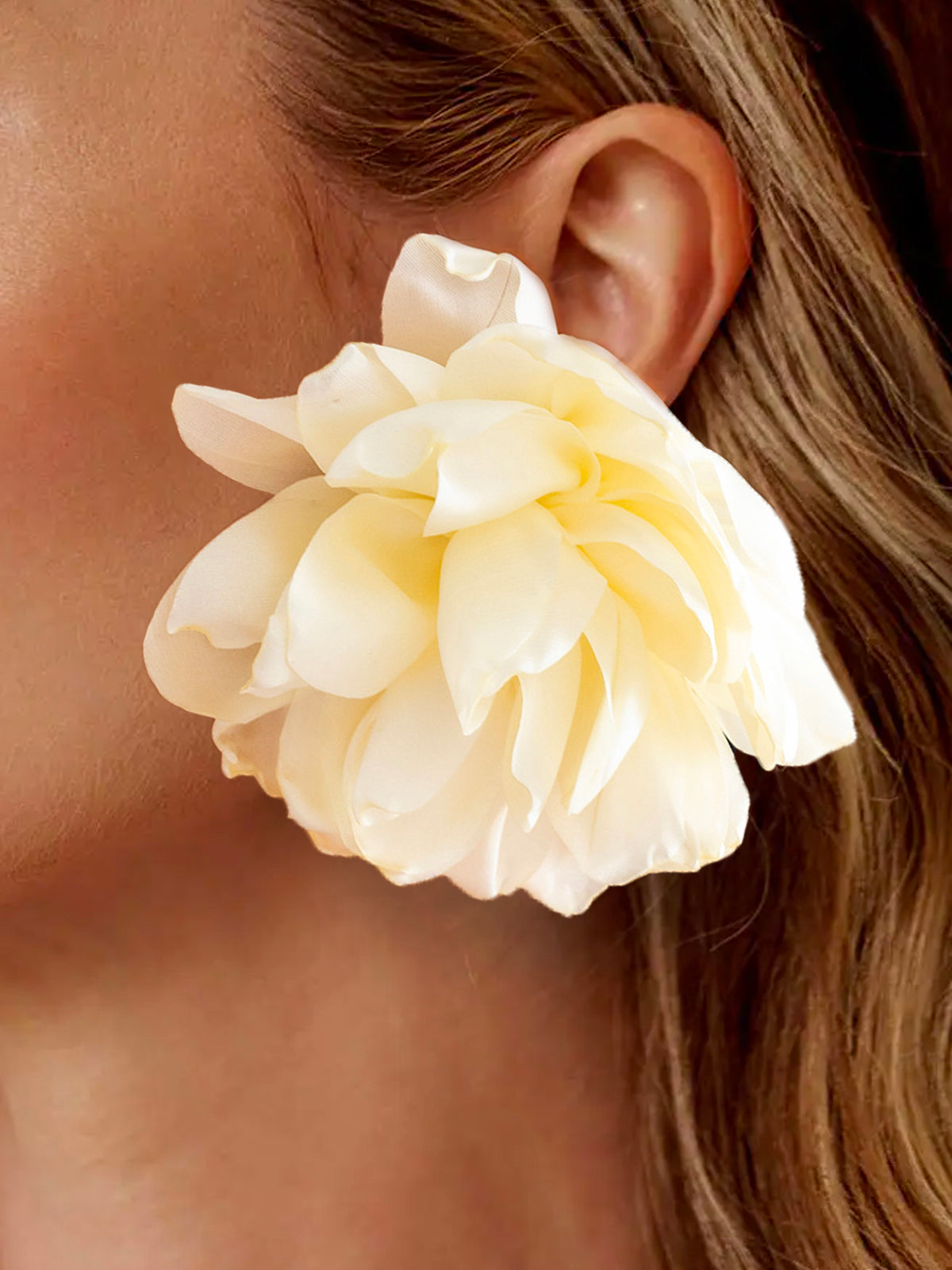 Pendientes con diseño floral 3D burdeos