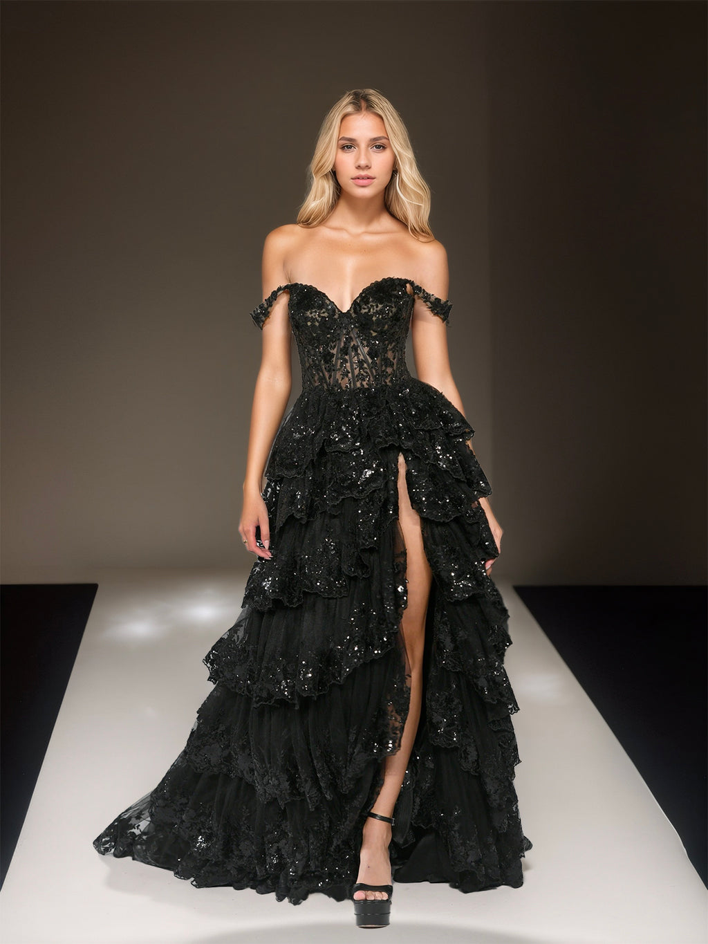 Gold Floor-Length Tulle Dress with Sweetheart Neckline