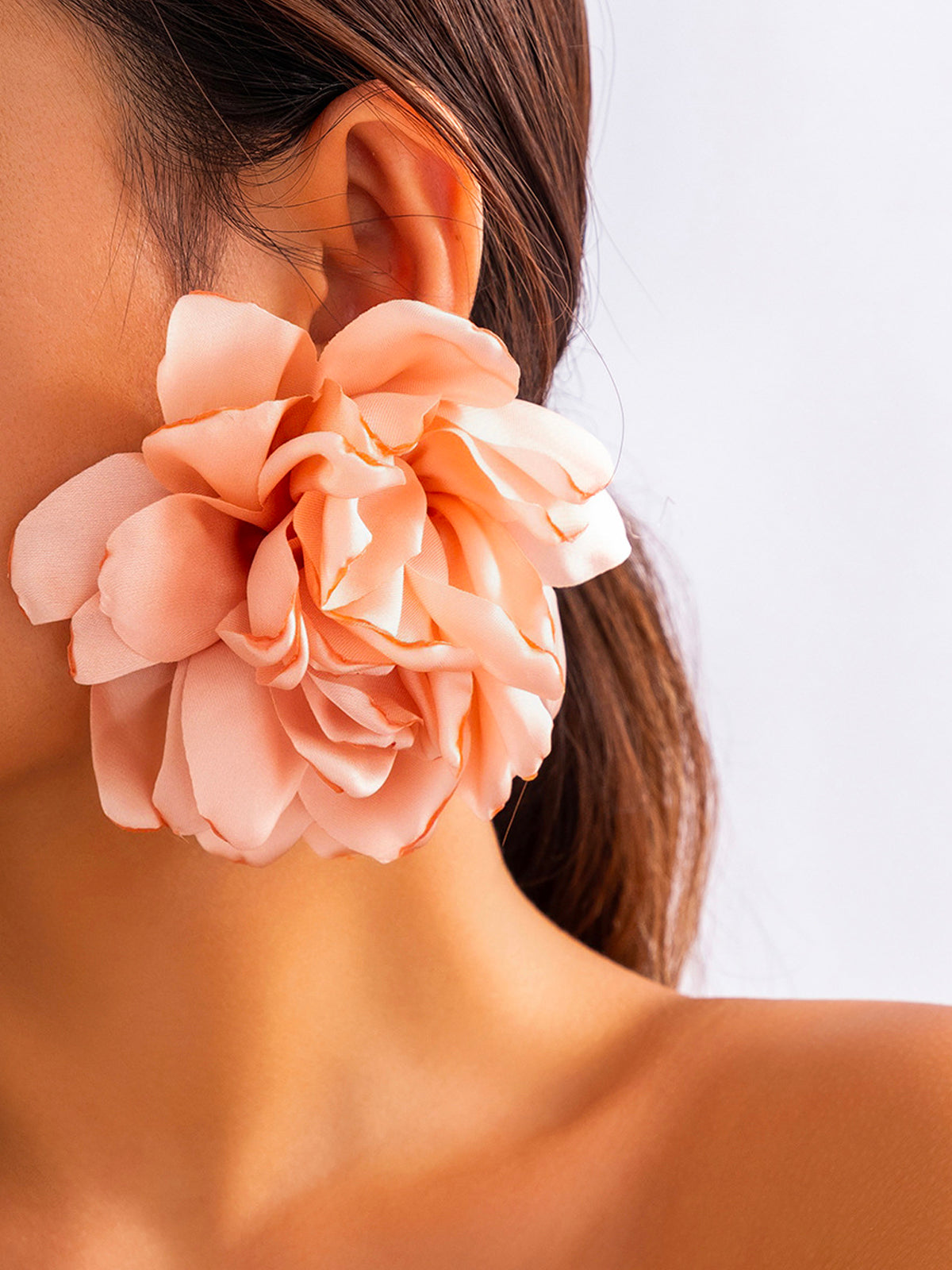 Pendientes con diseño floral 3D burdeos